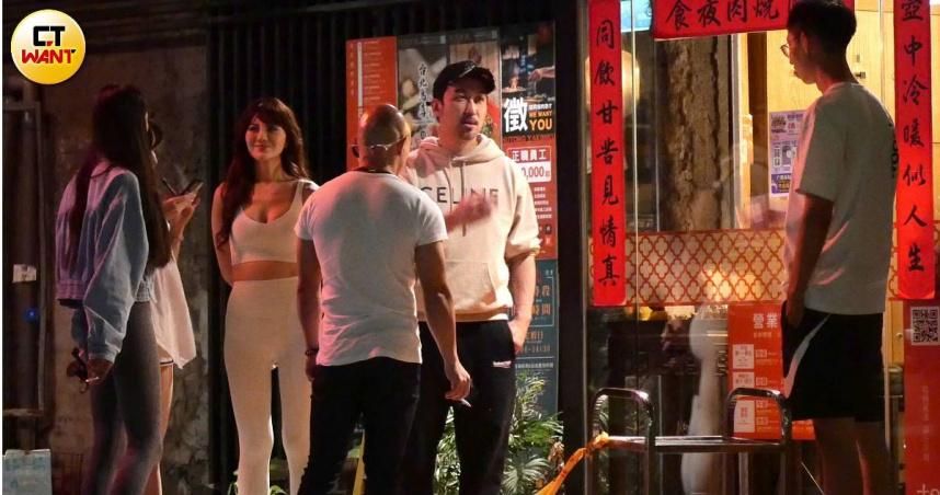 斬斷13年婚…李進良深夜聚餐「身邊都胸湧辣妹」還貼近熱舞！竟釣小禎12字警告