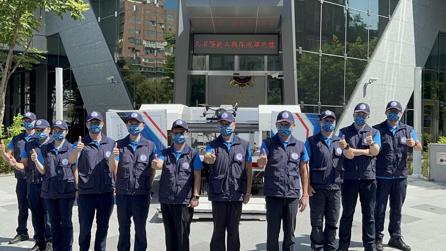 北市警局無人機機隊成立　22名飛手陸空掌握勤務蒐證