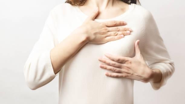 乳癌年輕化！「初經早、有家族史、肥胖女性」當心　醫：20歲起每年都要檢查
