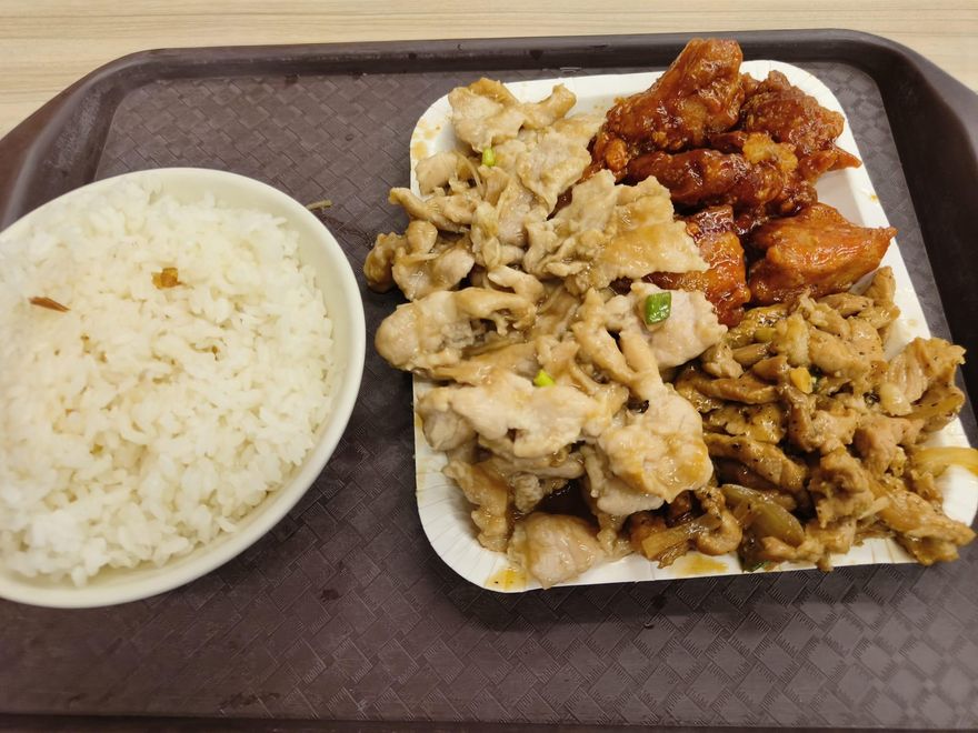 男吃自助餐「三菜一湯」500元！上千網一看傻眼：被當盤仔吧…