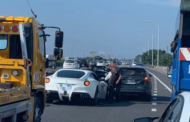國慶收假國道北返湧車潮　法拉利追撞前車…警：已第4起車禍