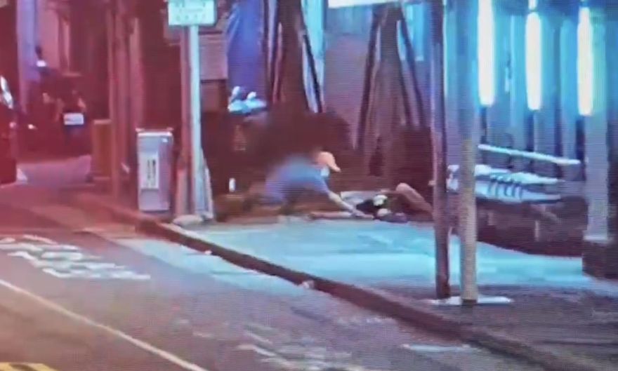 手機定位揪賊！醉漢公車站路倒遭「乾洗」　男子偷走手機半小時後GG了