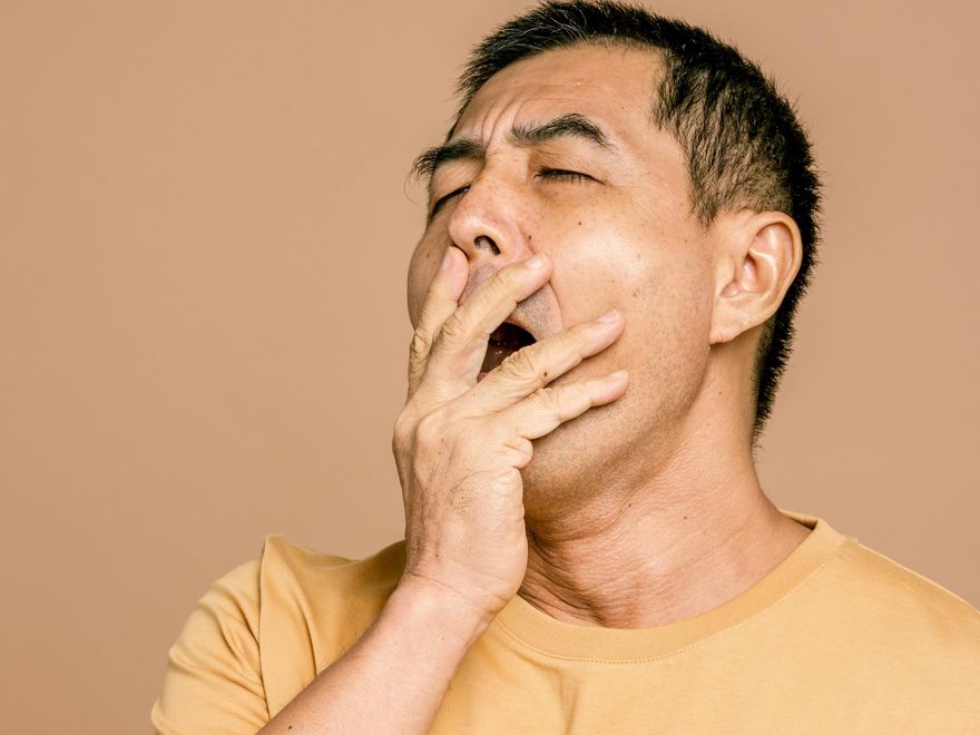 易疲倦、盜汗要小心罹患骨髓纖維化！醫曝10大症狀莫輕忽：嚴重恐變血癌！
