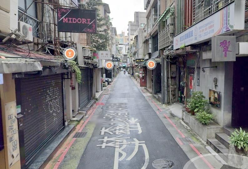 跟妻吵架違停催油門發洩　警取締男回嗆 4 字經　遭壓制搜出K毒