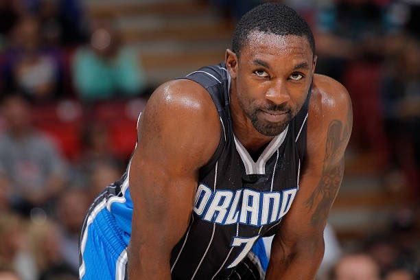 衝破禁制令尻兒頭！前NBA球星機場被逮　「拒捕」還弄傷警察