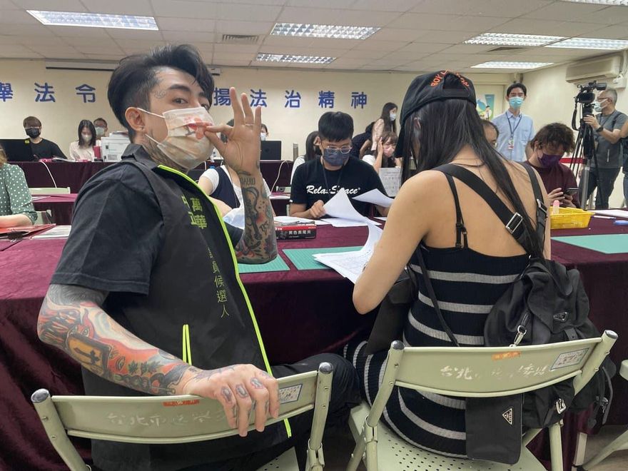 謝和弦開戰中選會！蘇煥智當他律師：罰金分期繳完了
