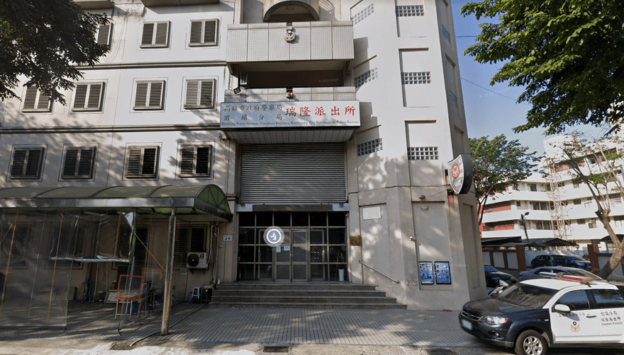 砰！高雄警清槍搞烏龍　子彈不小心射出…警察全嚇愣