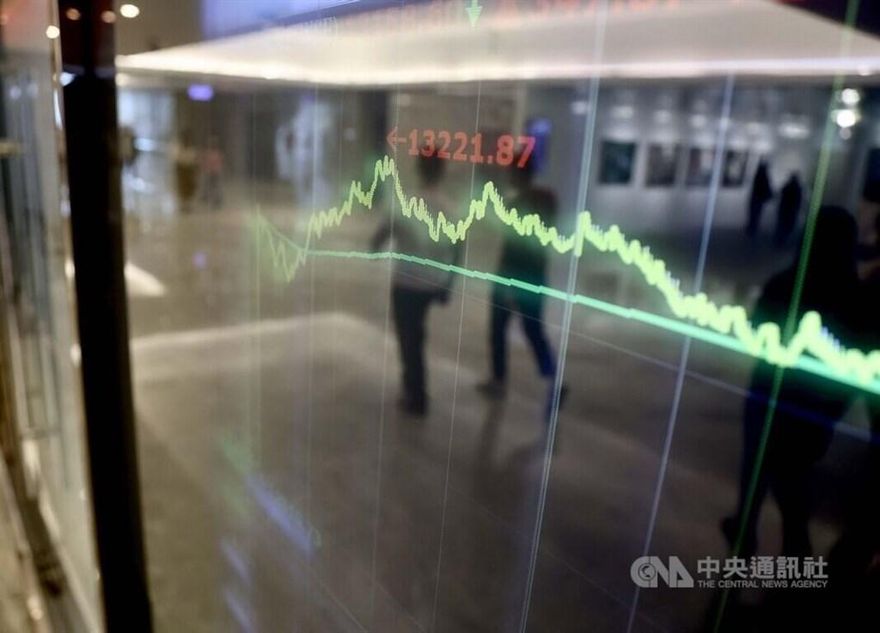 美股收黑　分析師：台股留意美超級財報週、中共20大