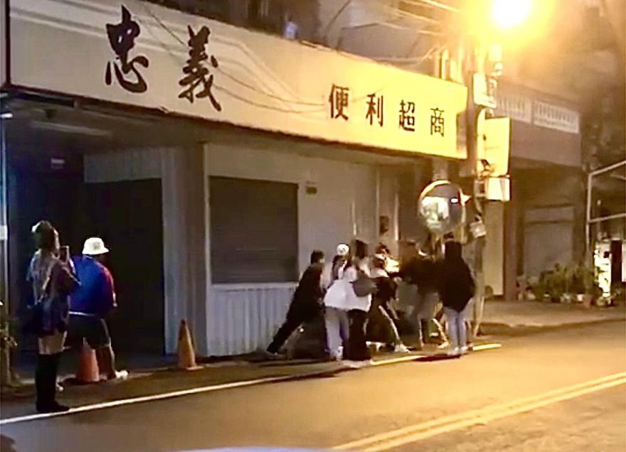 台中晚間10多名男子街頭鬥毆　警方啟動快打逮6人