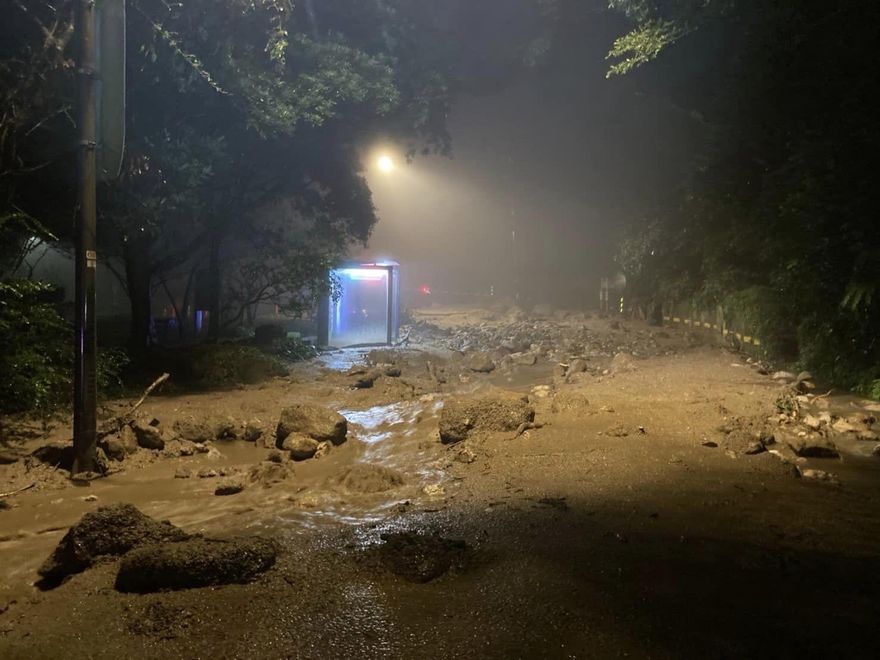 陽明山迎雨彈轟炸…爆第二波土石流！里長勘災也受困