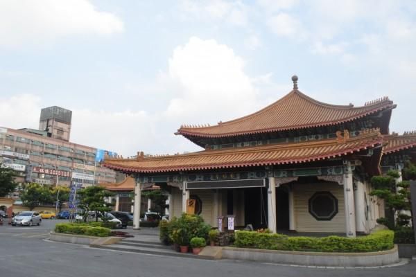 馬國女大生遺體板殯解剖　父母悲痛欲絕不發一語　檢察官：全力偵辦此案