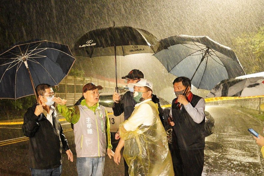 離譜！陳時中「闖紅燈」不開單　警方還回徐巧芯：密錄器沒開