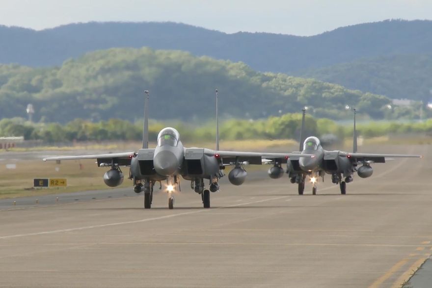 美軍F-35出插曲！戰機「墜毀基地跑道」　飛行員緊急彈射逃生