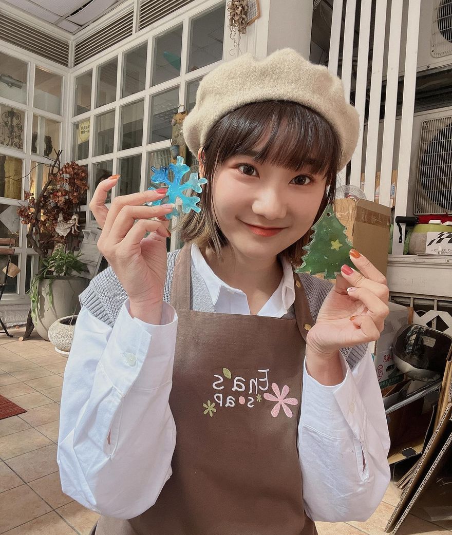 不當YouTuber？愛莉莎莎自爆「新職業」：能量爆表　粉絲直呼期待