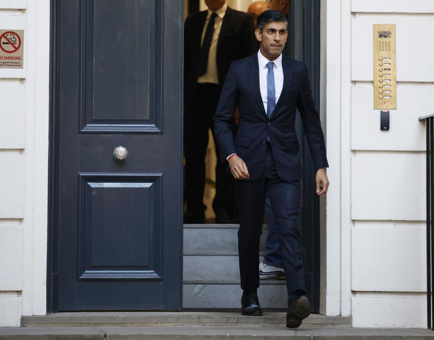 英國新首相蘇納克「人生勝利組」！妻子背景超硬、身家超越「英王」
