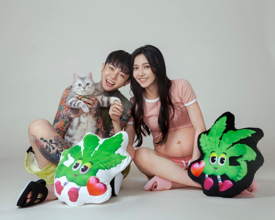 快訊/莉婭順利卸貨！謝和弦激動曬「產房全家福」　幸福嗨喊：我是個爸爸了