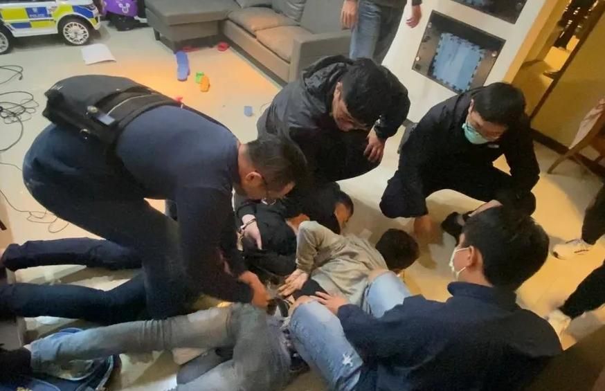 嫌太慢？男超商領錢欲還債　債主等不及撂人持刀猛砍