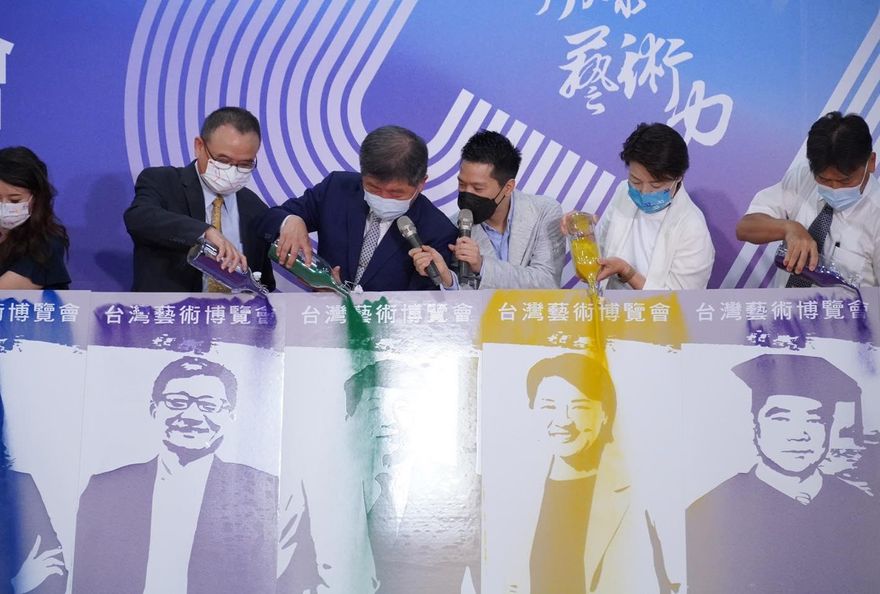 何志偉棄置陳時中畫像有內幕？媒體人嘆：綠營已在黨內找戰犯