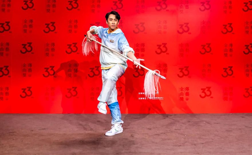 楊麗花現身傳藝金曲領獎「視帝陳亞蘭擔任引言人」！陳漢典化身粉絲：很期待能見到她