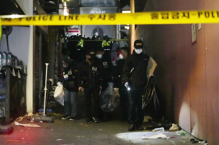 梨泰院10萬人踩踏/大批人「瞬間被推倒」釀151人喪命！網紅「2張圖」揭嚴重傷亡關鍵原因
