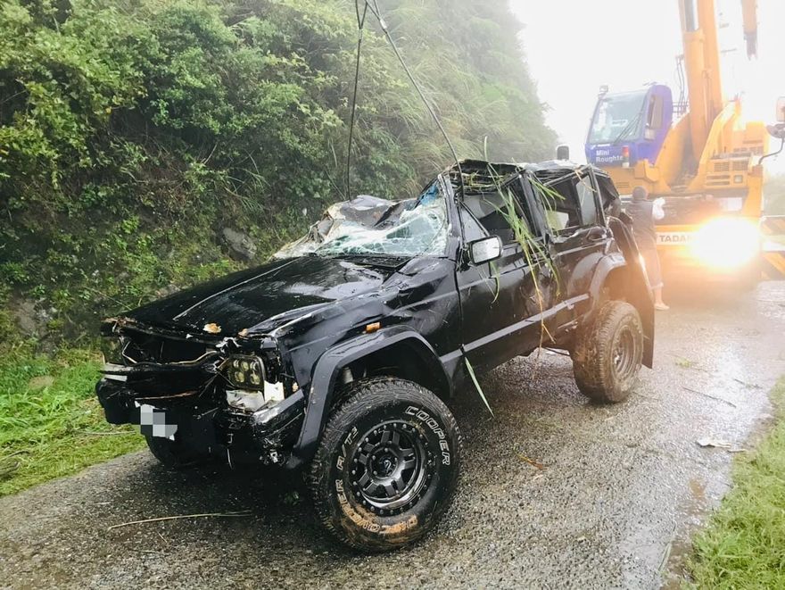 蕭閎仁發生嚴重車禍！人車「翻落山谷200公尺」　驚險畫面曝光