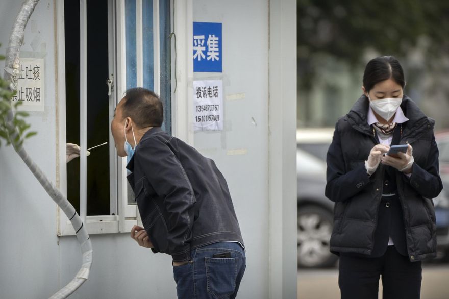 3年大賺1.6兆！陸核酸檢測業獲利驚人　「防疫財」終結「大白」恐失業