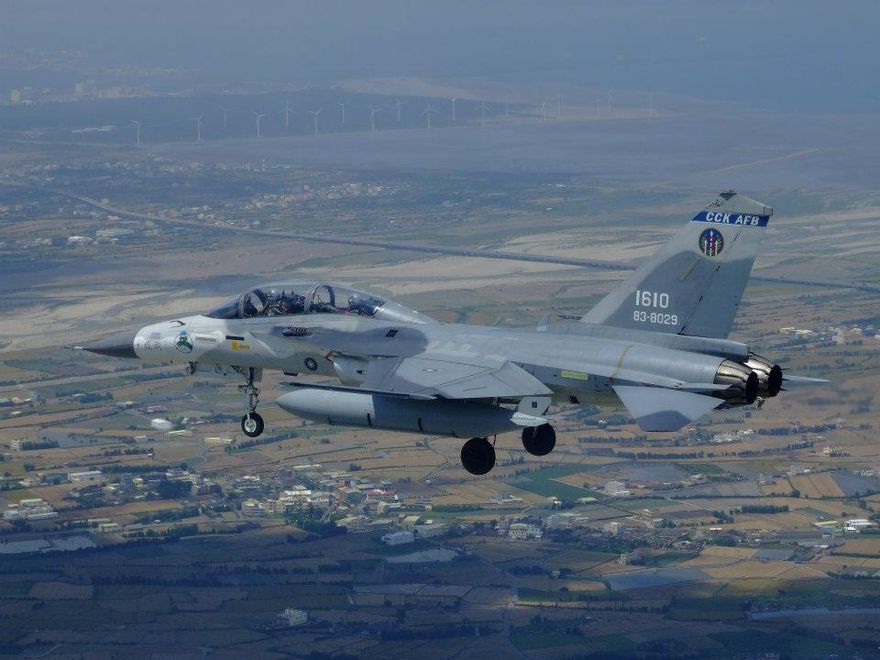 快訊/IDF戰機起落架故障　緊急降落清泉崗基地