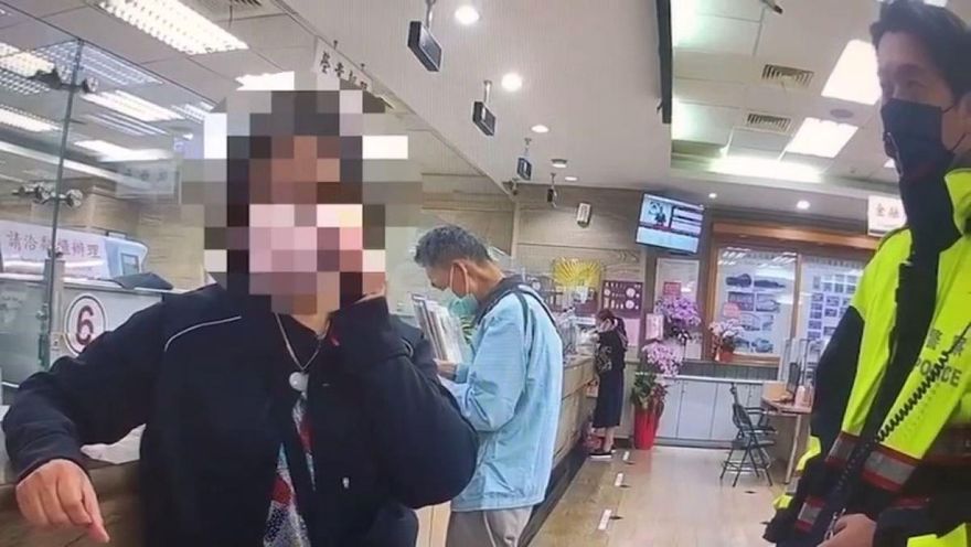 老梗還在用！接鄰居電話急匯款警勸阻　婦人：我真的被騙去啦！