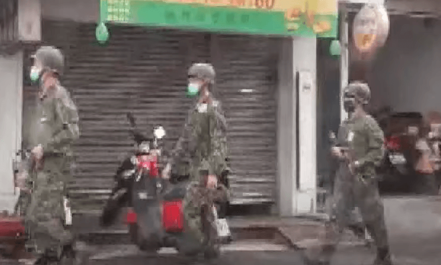 雲林街頭驚見持槍行軍部隊　民眾嚇：要開戰了?