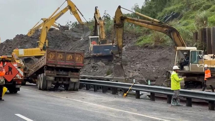 國1汐止內線搶通仍塞爆！一早紫爆時速僅7km　國道警察怒揭龜速原因
