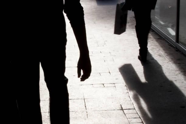 9旬婦走路遭推倒、千元大鈔被搶！新北男搭小黃逃亡下場曝