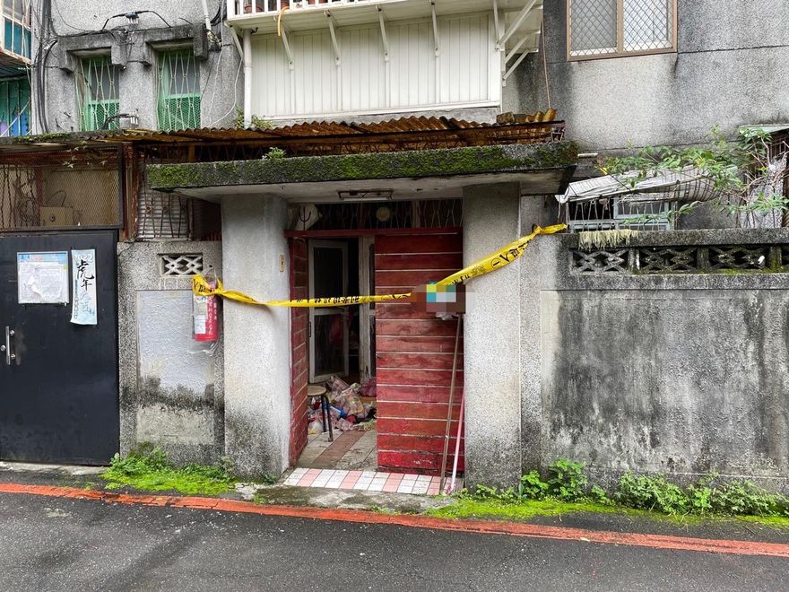快訊/新店民宅「散發臭味」！愛貓女孤獨死