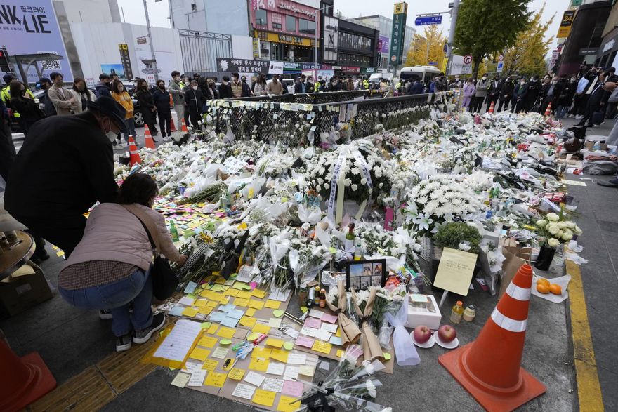 【影】梨泰院事件究責！南韓警察廳高官遭搜索連手機也沒收