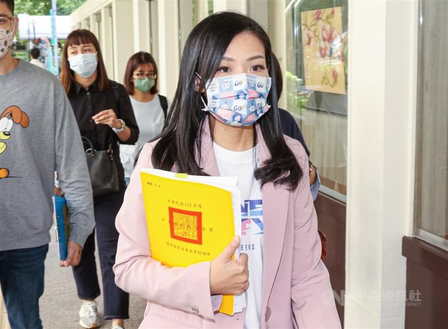 男友李忠庭被爆年領永齡600萬　高虹安：不清楚