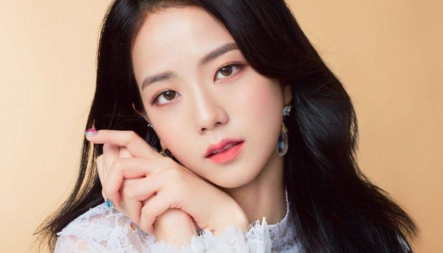 【影】南韓女團BLACKPINK Jisoo脖子驚現不明腫塊！醫推測是這疾病