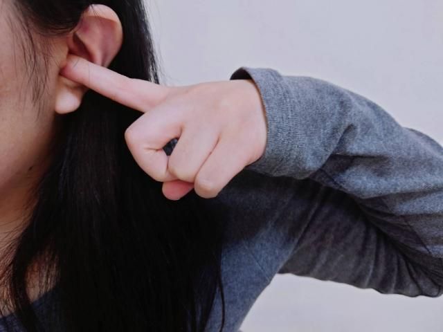 耳朵痛到失眠？當心「身體5大健康」警訊！ 你的顳顎關節、鼻竇可能已被感染