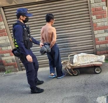 工地鋼筋慣竊2個月偷20次　被人贓俱獲還狠啃工地主任左手臂