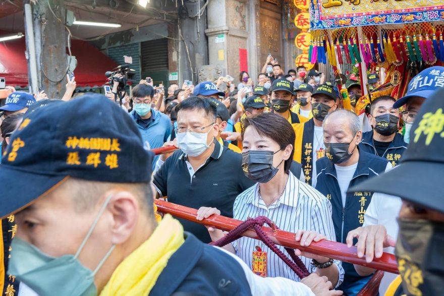 黃珊珊獨挑大梁！青山宮暗訪首日單獨扛轎無其他政要陪同