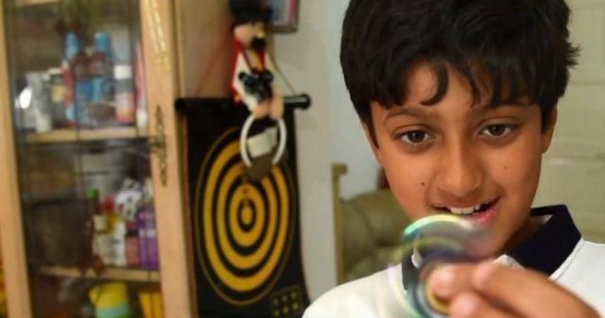 天才降臨！英11歲男童擊敗愛因斯坦與霍金　滿分通過門薩測試