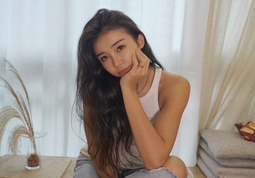 搶當NBA第一美！大陸央視正妹記者顏值、身材都吸睛　網讚「可以迷死老詹」