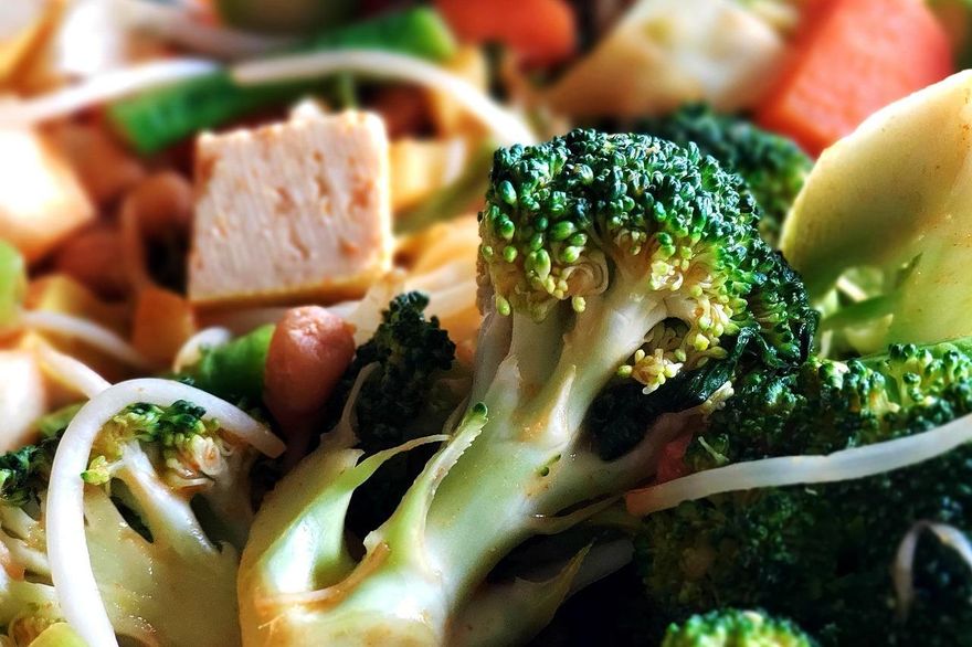 吃素食會變瘦？他吃素2個月胖5公斤　驚曝素食熱量「比洋芋片還肥」！
