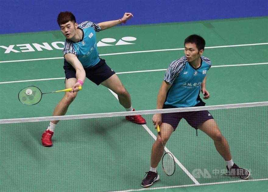 出師不利！麟洋配「決勝局失誤多」　印尼羽球公開賽首輪止步