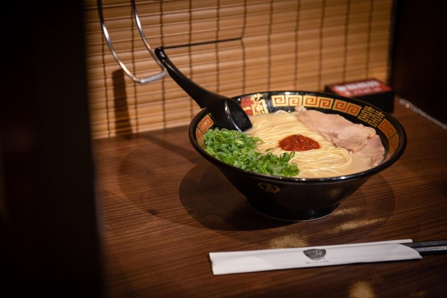 「一蘭拉麵」也漲價！12/1起每碗298元　網嘆：只能去日本吃了