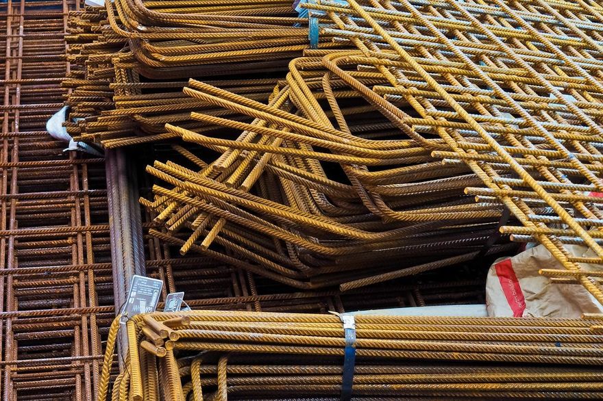 跌跤鋼筋「刺臉穿骨」險插大腦！驚悚照曝光　差幾cm就從人生登出了