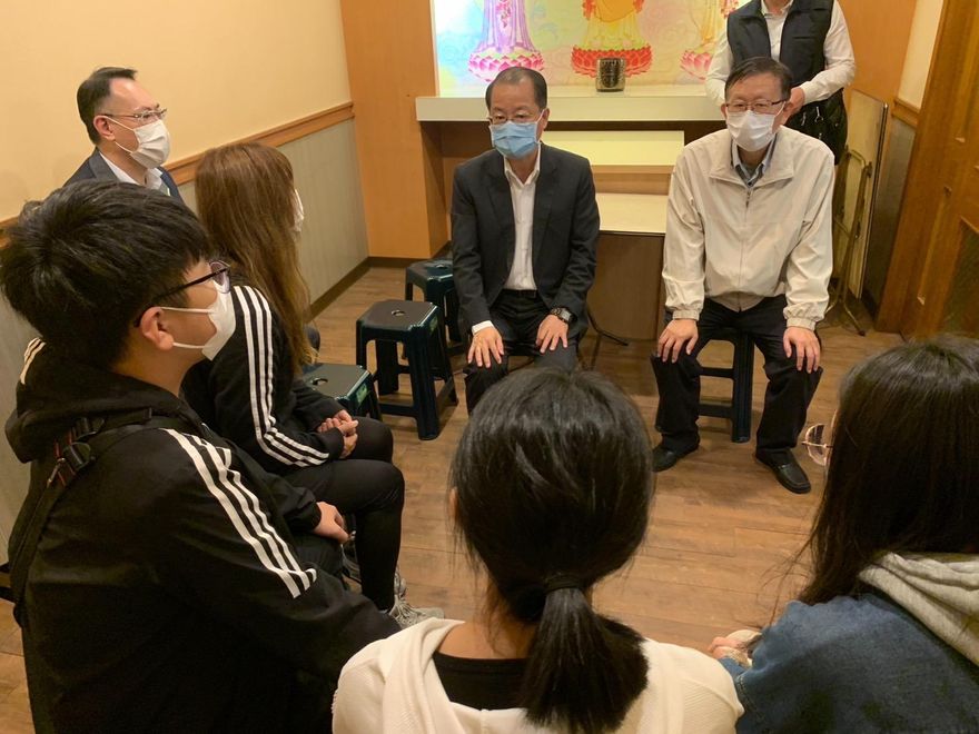 55歲模範鐵警辦公室昏倒驟逝　署長黃明昭靈堂致哀
