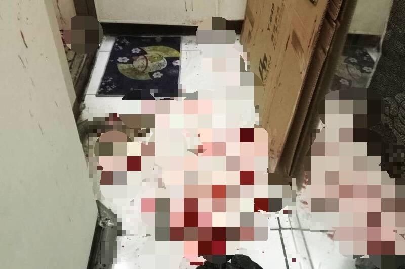 【影】酒空莽男持刀鬧前妻工作檳榔攤　老闆夫妻頭手慘中刀血濺一地