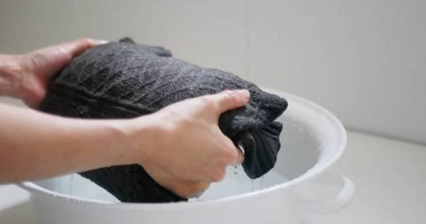 噁爆！婆婆一家狂長皮蛇　她揭「衣服一周才洗一次」：全家還穿同件四角褲！