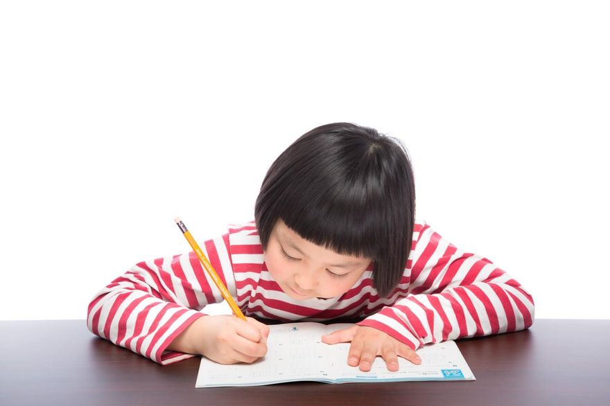 這題目你會嗎？爸爸求助小三生作業「棚-木＋日=？」　全網被考倒
