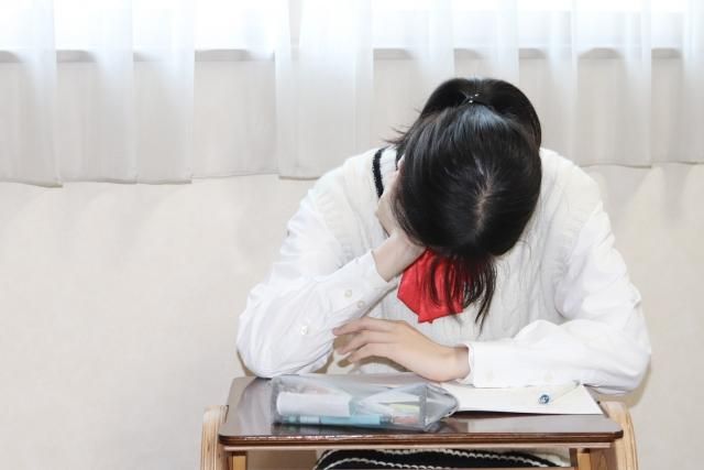 高三女生上課打瞌睡竟是罹「這怪病」　就連「站著也能睡」！