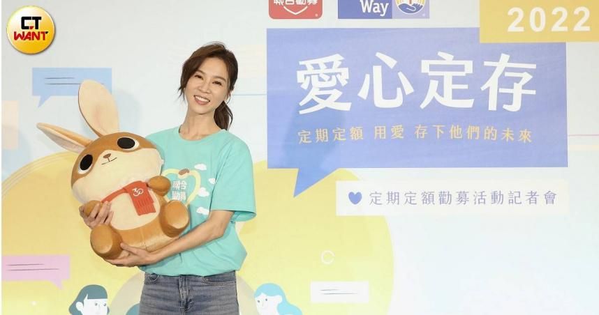 金馬表演壓力太大！謝盈萱下台「邊換裝邊爆哭」　先放話「不接金鐘主持」吐辛酸內幕